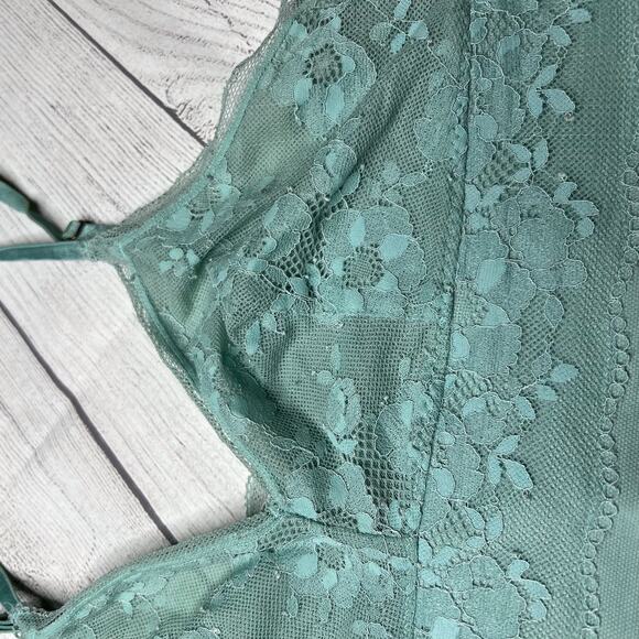 Victoria's Secret Teal Lace Bralette Wireless Lightly Lined Size Medium - Picture 3 of 8